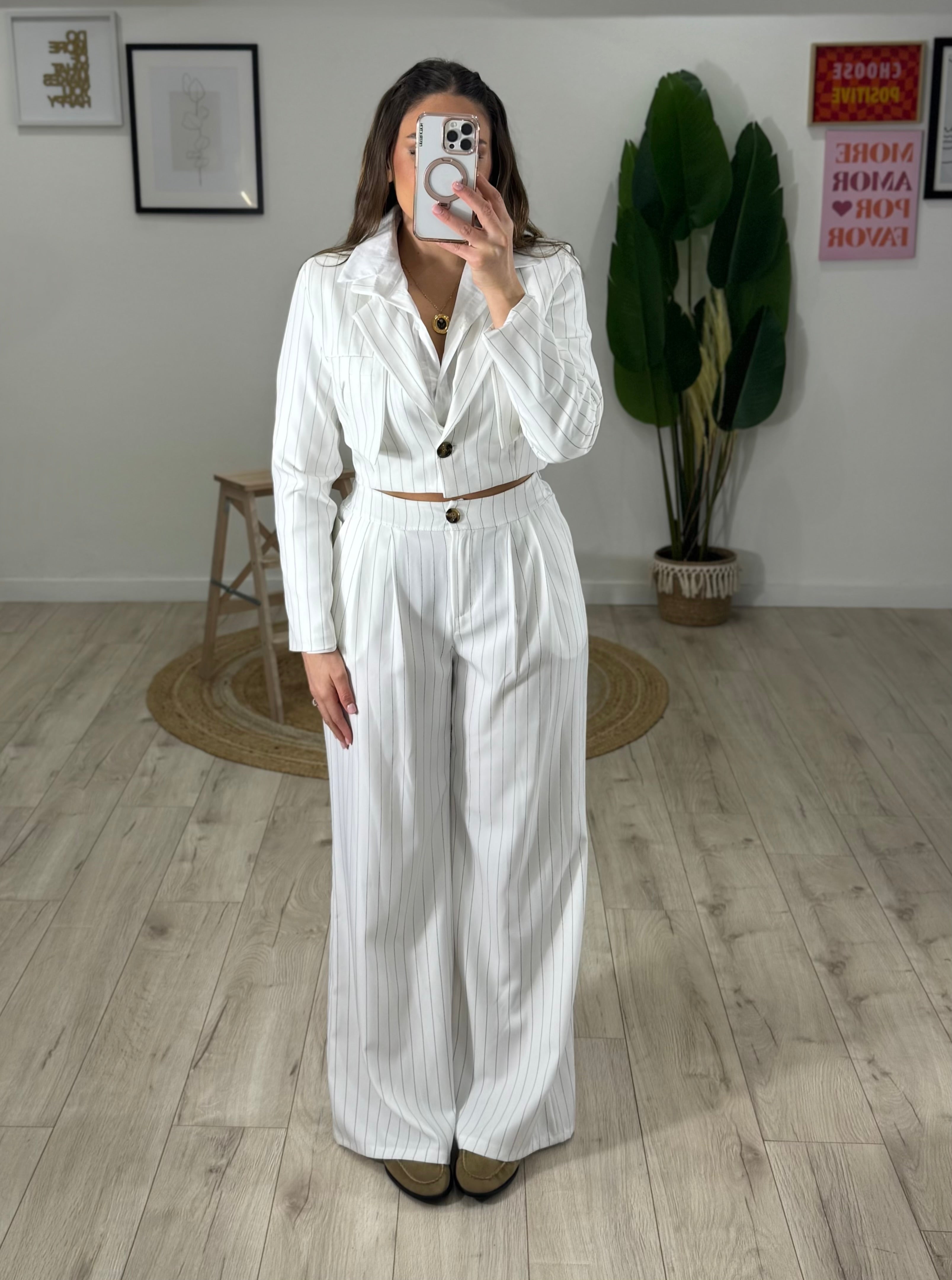 Tailleur gessato crop