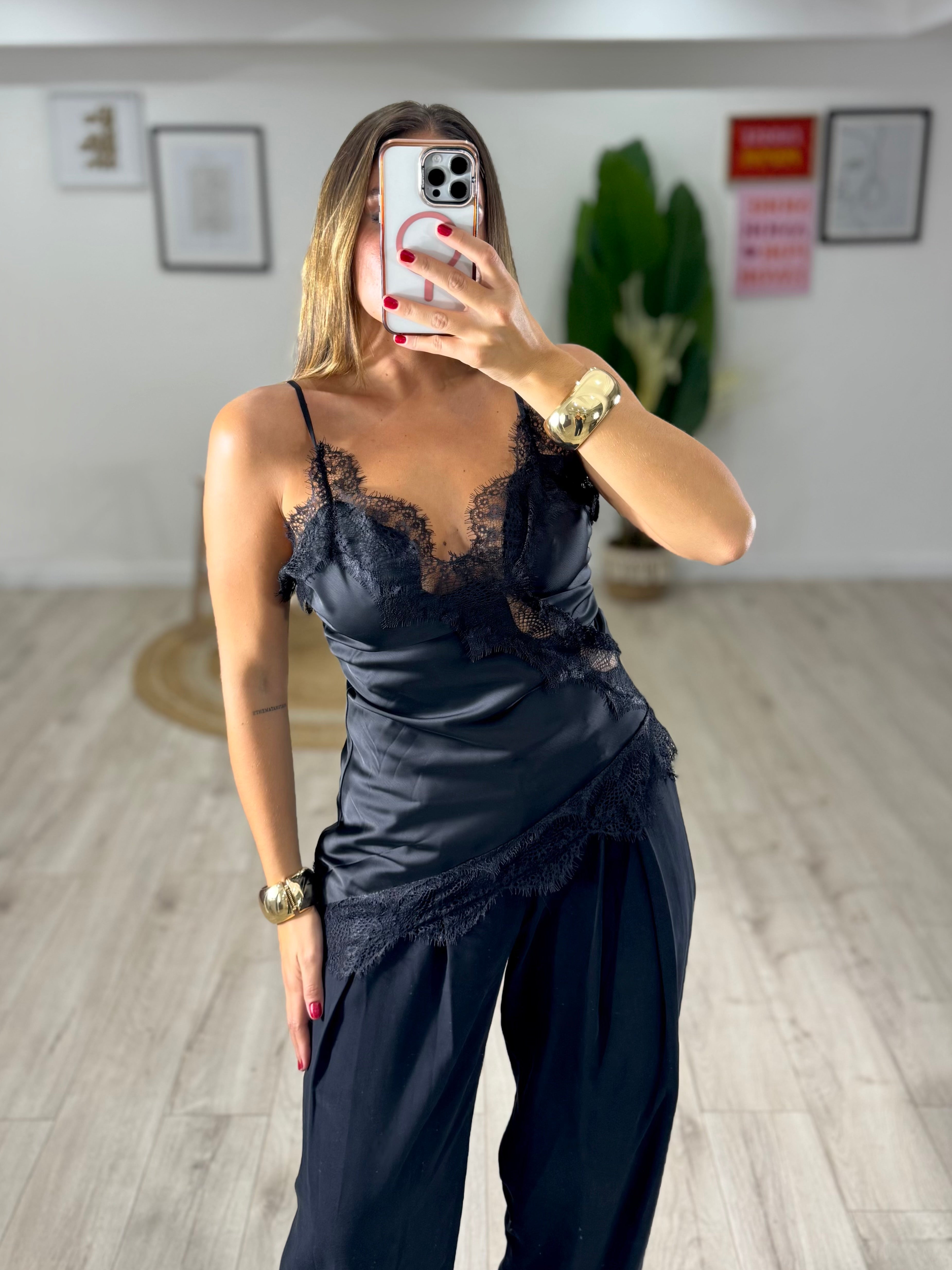 Top Simil Seta in pizzo Nero