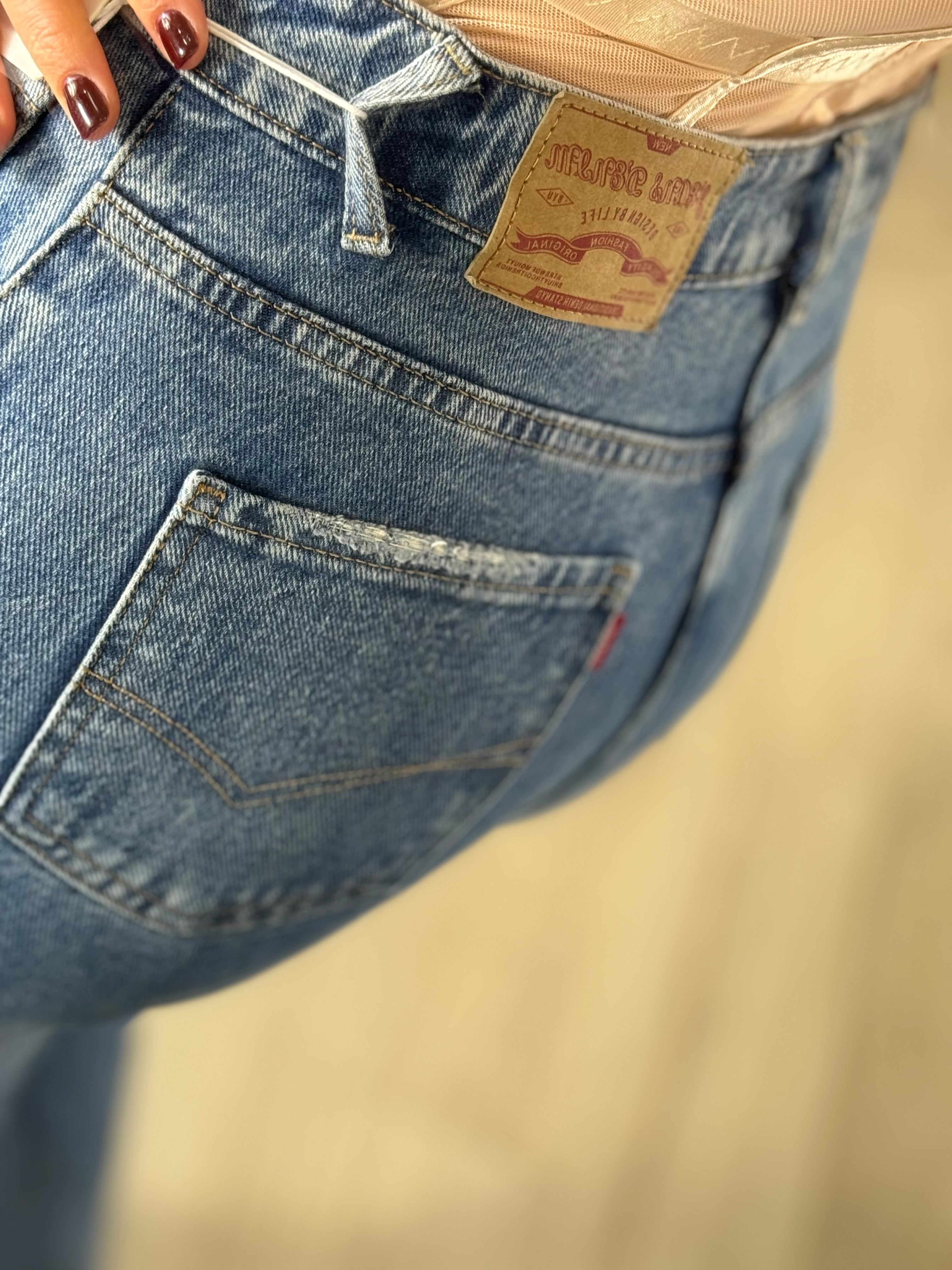 Jeans Levi
