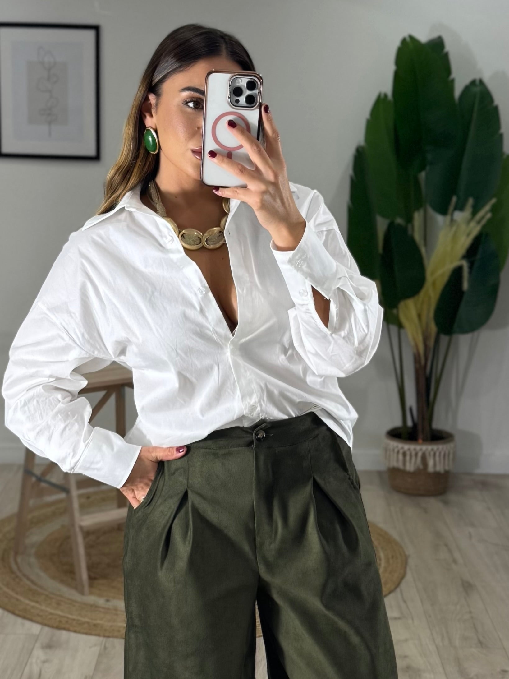 Camicia con bottone sul retro