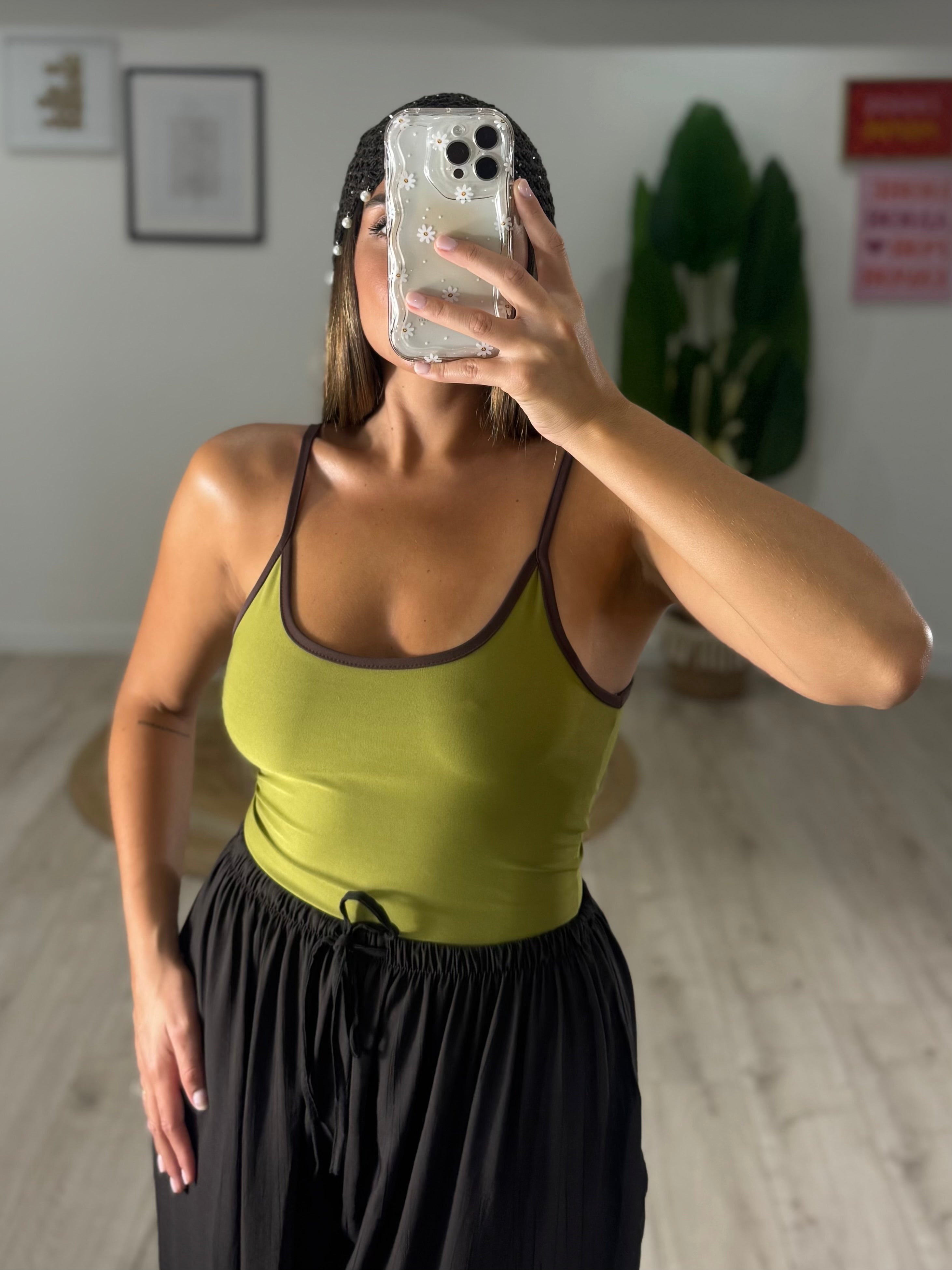 Body Simple Verde Oliva