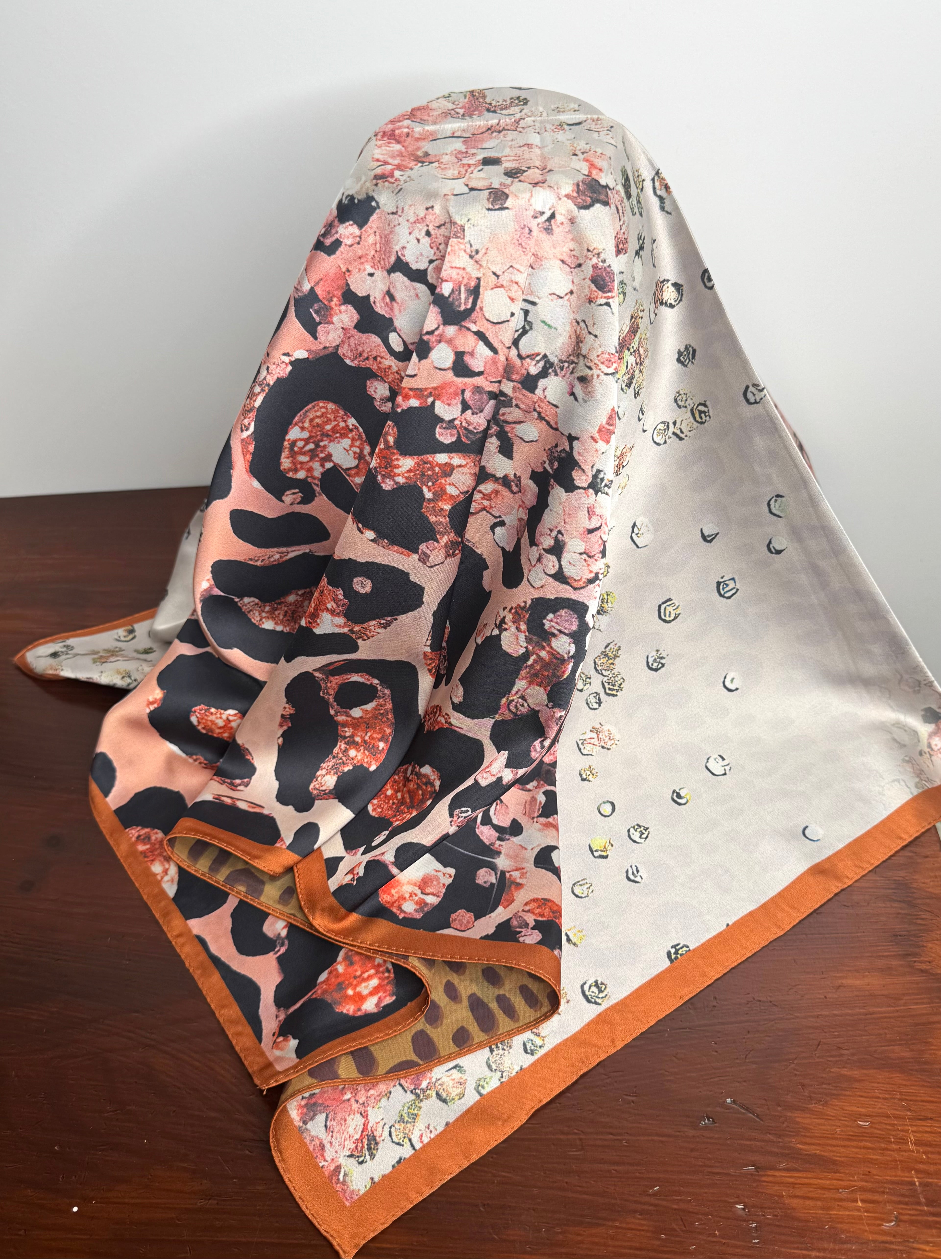 Foulard double face animalier