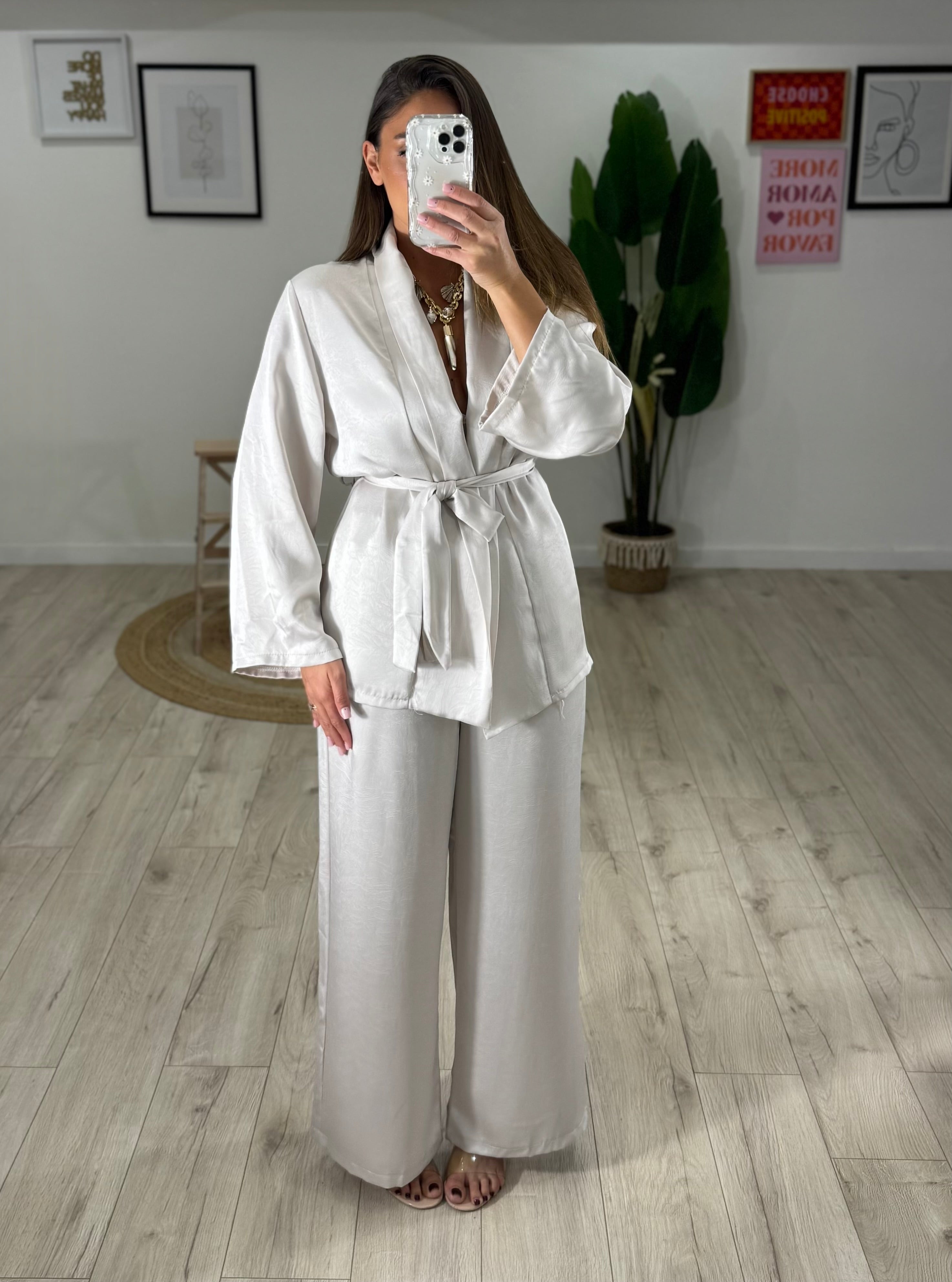 Tailleur in raso Avorio