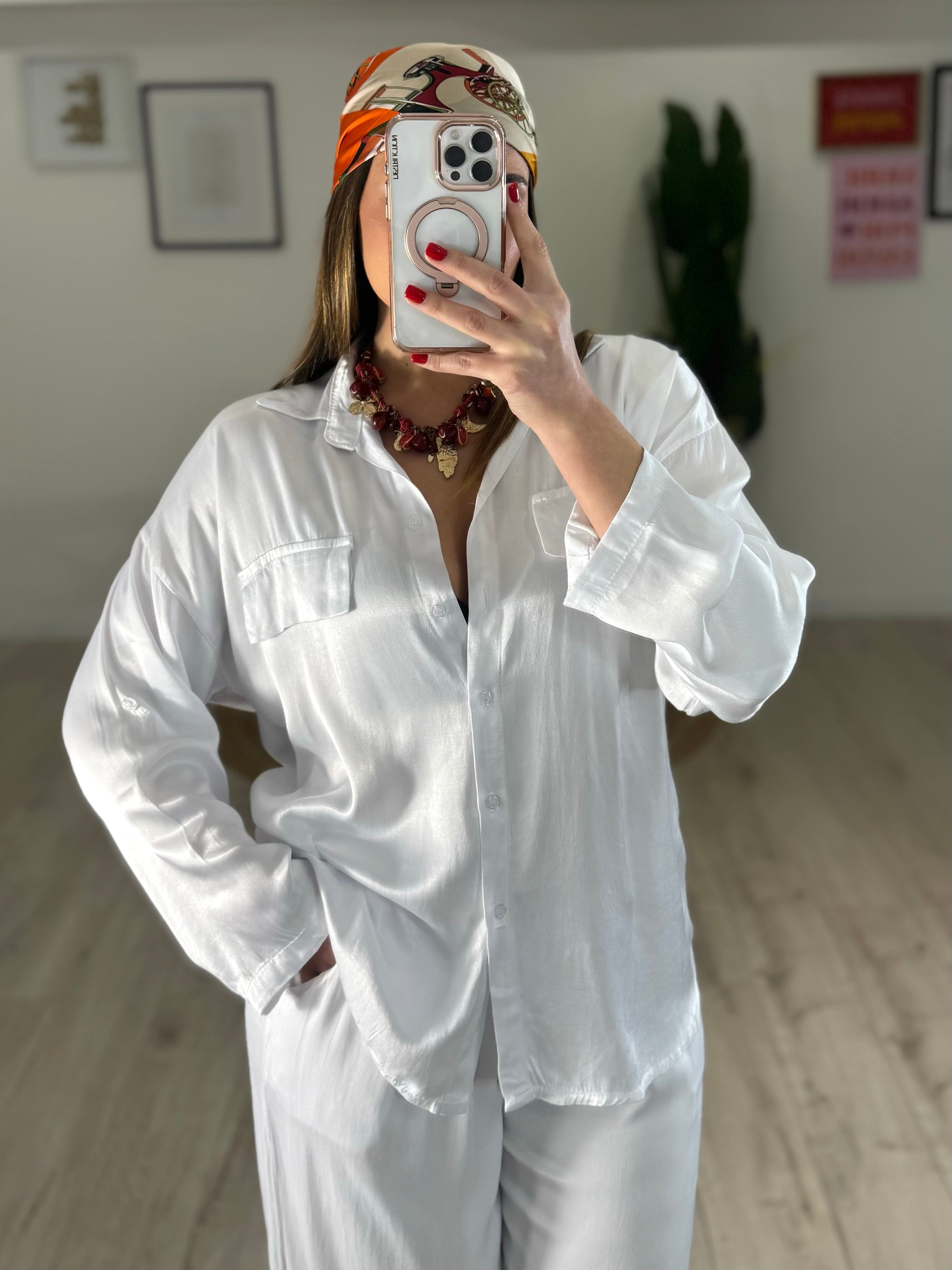 Camicia della vita bianca