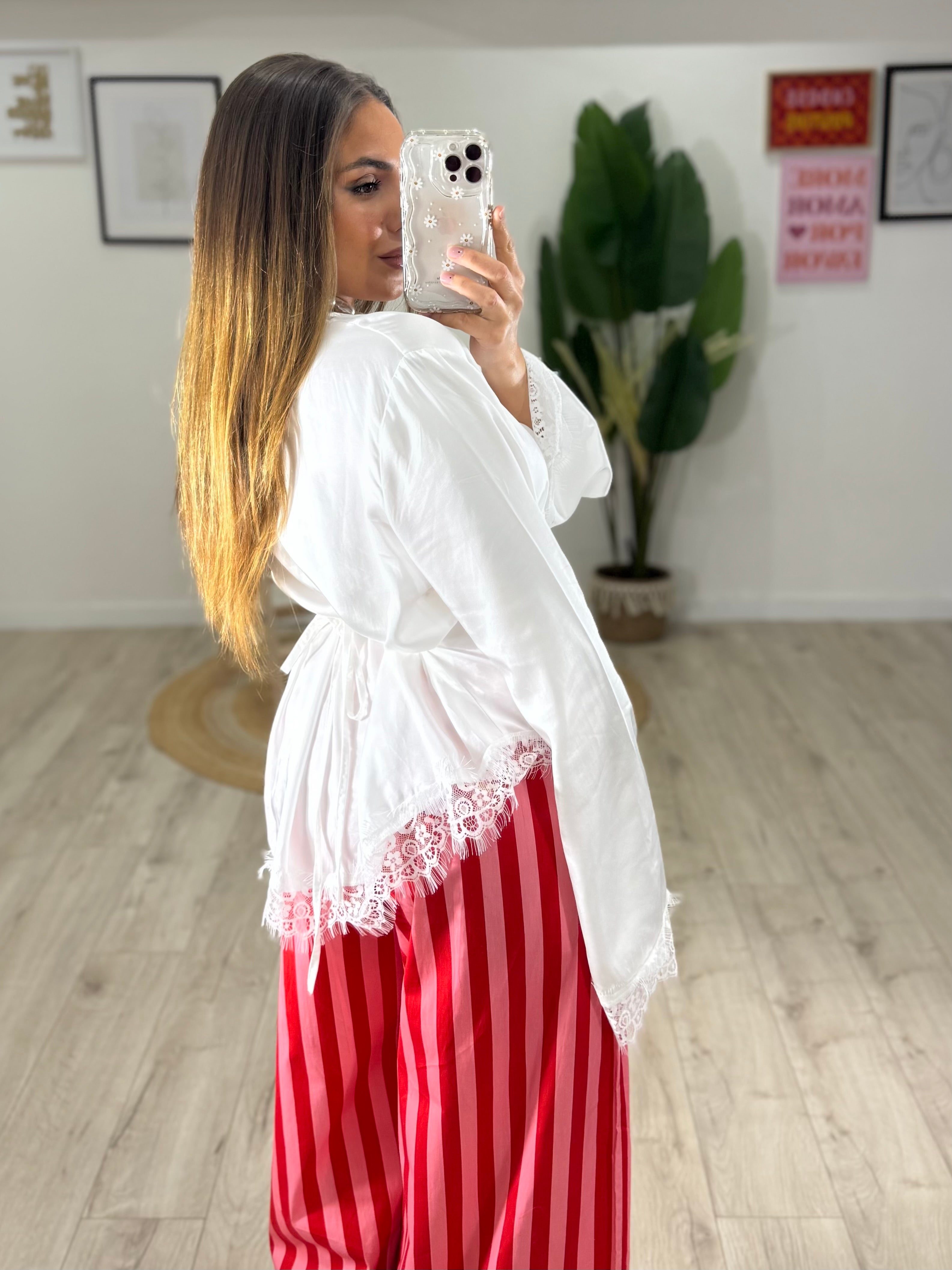 Blusa in raso e pizzo bianca
